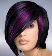 Come colore complementare ha il giallo, perfetto quindi su accessori e gioielli per creare un contrasto forte. Domani Mi Tingo I Capelli Di Viola