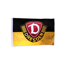 Das wappen ist in der version auf wimpeln genutzt worden, die von dynamo dresden vergeben wurden. Sg Dynamo Dresden Fahne Wappen 80 X 120 Cm Flagge Fussball Fussball Fanshop