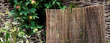 Sichtschutzmatten & sichtschutzstreifen im hornbach onlineshop. Sichtschutzmatten Weide Robinie Schilfrohr Staketenzaune Aus Europa