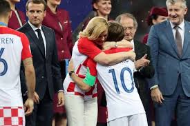 Twitter Users Were Impressed As Kolinda Grabar Kitarovic Hugged Almost Everyone After 2018 World Cup Final C World Cup Fifa World Cup President Of Croatia