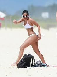 Também estamos trabalhando na campanha cuidado, o álcool transforma, destinado. Anitta Gosta De Fotos De Biquini Feitas Por Paparazzo E Pede Contato Dele Entretenimento Bol