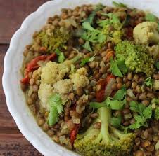 Curry De Lentilhas Brocolis E Couve Flor Santo Legume Receita Couve Flor Lentilhas Receitas Veganas