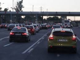 Ministrul afacerilor interne, lucian bode, a declarat vineri, pe 2 iulie, despre crima de la corbu din judetul cosntanta, ca anchetatorii au un cerc de suspecti si considera ca este vorba de ore pana cand suspectul va fi retinut. AglomeraÅ£ie Pe Autostrada Soarelui Spre Litoral Coloane Formate Intre CernavodÄƒ Si ConstanÅ£a