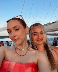 👀 probably the coolest thing to happen. Move On (Sammy Watts Remix)  releases 27 October. Presave link in my bio.