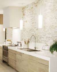 21 Beautifully Rustic English Country Kitchen Design Details To Add Charming European Country Style En 2020 Cuisine Bois Cuisine Moderne Cuisine Blanche Et Bois