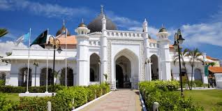 This area is kinda smack in the middle of. Understand The Beauty Of Multi Religion In Penang While Walking Along Jalan Masjid Kapitan Keling Raymond Tours