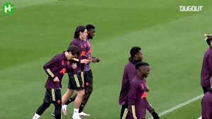 Edinson cavani's official manchester united player profile includes match stats, photos, videos edinson cavani quote. Edinson Cavani Dugout
