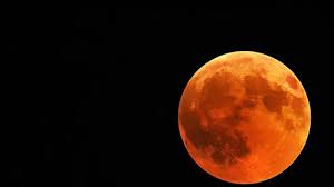 Salat gerhana bulan dilaksanakan sesuai tuntunan syariat, juga khutbah diikuti oleh seluruh jemaah yang. Gerhana Bulan Dalam Kajian Akademik Islam Wislah Com