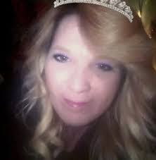 Lisa Lepley's Instagram, Twitter & Facebook