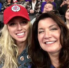 Shannon Bogart's Instagram, Twitter & Facebook