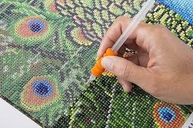 Diamond Art By Leisure Arts White Cat Kit Leisurearts Com Paint With Beautiful 13 Faceted Diamonds Onto High Quali Diamond Art Gem Crafts Diamond Painting