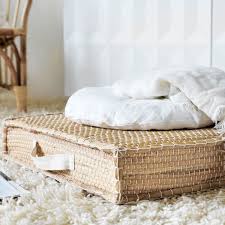 Table basse rectangulaire en rotin avec plateau en verre fumé. Ikea Collection Nipprig En Rotin Bambou Panier Suspension Fauteuil Cote Maison