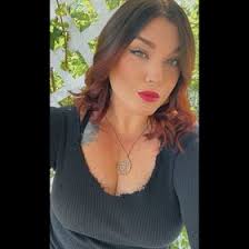 Valerie Ethier's Instagram, Twitter & Facebook