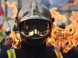 Some manufacturers produce fire helmets made of glass fibre reinforced plastic having exactly the look of the old german din fire helmet and corresponding to the european en 443 standard. American Vs European Fire Helmets Album On Imgur