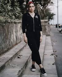 Akan tetapi bagi penikmat tato, setiap torehan di kulitnya memiliki makna dan jiwa sendiri. Sara Wijayanto Biodata Profil Fakta Umur Agama Suami Karier
