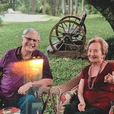 Glória menezes e tarcísio meira tem um filho de 56 anos que fará aniversário no fim do mês, tarcísio filho. Tarcisio Meira Compartilha Registro De Isolamento Em Sitio Com Gloria