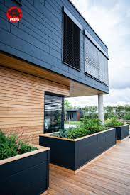 fassade und hochbeet mit siding x in p 10 anthrazit prefa youtuberin sally von sallys welt hat passend facade house architecture house facade architecture
