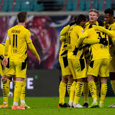 It is in the middle part of the state and is considered to be the administrative, commercial and cultural centre of the ruhr area with some 5.21 million (2017). R33tsxipxunb M