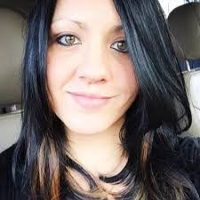 Anna Dow's Instagram, Twitter & Facebook