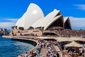 Local governments (also known as city, shire, town or municipal councils) handle community needs like waste collection, public recreation facilities and town planning. Australien Reisetipps Und Informationen Swiss Nomads