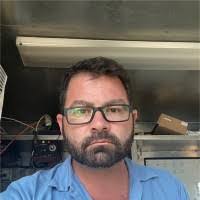 Robert Lahey's Instagram, Twitter & Facebook