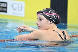 (photo by tom pennington/getty images) (getty) mckeown set the event's world record at the australian olympic trials, clocking 57.45. 17 Year Old Kaylee Mckeown Becomes 4th Fastest Aussie 200 Imer All Time