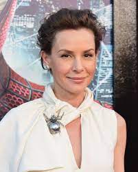 She received her bachelor of arts at the. Embeth Davidtz Amazing Spider Man Wiki Fandom