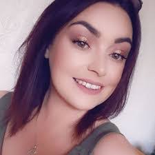 Amy Foran's Instagram, Twitter & Facebook