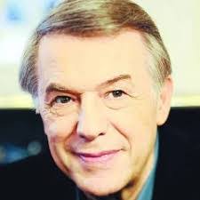 Aaron Deer's Instagram, Twitter & Facebook