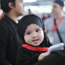 Television star and social media sensation most famous for being the daughter of actors zain saidin. 14 Koleksi Gambar Che Ta Zain Dan Aaisyah Dhia Rana Di Mekah Berita Memey