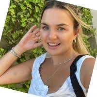 Francesca Hyde's Instagram, Twitter & Facebook