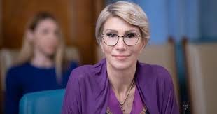 Gestul raluca turcan care a făcut vâlvă pe internet. Raluca Turcan Vom Lansa O SchemÄƒ De Decontare De 10 Milioane Euro Pentru AchiziÅ£ia De MÄƒsti Si DezinfectanÅ£i Pentru UniversitÄƒÈ›i