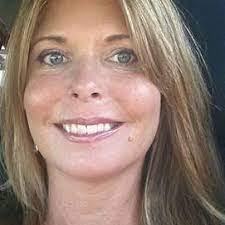 Sandy Massey's Instagram, Twitter & Facebook