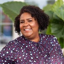 Kari Tompkins's Instagram, Twitter & Facebook