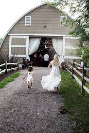 This Gorgeous Western Pennsylvania Wedding Venue Truly Has It All An Elegant Atmosphere Wedding Venues Pennsylvania Pennsylvania Wedding Barn Wedding Venue