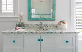 We proberen zo nauwkeurig mogelijk te zijn, maar de situatie kan snel veranderen. All The Details On 3 Farmhouse Style Vanities