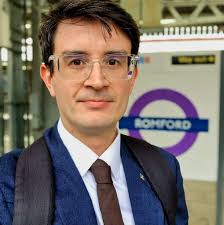 In Shenfield, the council rebuilt a library to be bigger and better. It  contained more community facilties and even a commercial space. The  redevelopment was funded by placing 9 apartments above it.