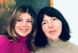 Laurie Barrow's Instagram, Twitter & Facebook