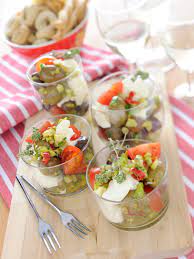 Provate gli spiedini di pomodorini e mozzarelline, freschi e. Bicchierini Con Olive E Burrata Sale Pepe