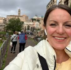 The Rick Steves Audio Europe app is designed to carbonate your travels.  It's free, it's fun — and it includes full access to my vast library of  self-guided walking tours and radio