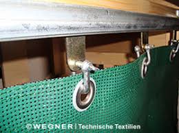 Bitte sehen sie unsere auswahl im menü elemente oben und kontaktieren sie uns für jede. Windschutznetze Fur Rolltore Und Windschutzsystem Unter Www Windschutz Wegner De
