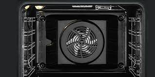 Les fours électriques consomment entre 0.5 et 1.5 kwh quand ils appartiennent à la classe a. Four Les 3 Avantages De La Chaleur Tournante Darty Vous