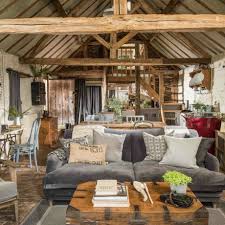 British Cottage Is Over 500 Years Old But Inside Is Incredible Surprise Barn Conversion Interiors Luxury Cottage Cottage Interiors