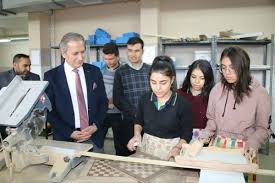 Meslek lisesi ailelerle buluşuyor projemiz devam ediyor. Milli Egitim Muduru Nden Ahi Evran Mesleki Ve Teknik Anadolu Lisesi Ne Ziyaret Kayseri Deniz Postasi