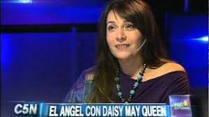 Plant it near the center of the pot, surrounded by smaller plants and those that. C5n El Angel De La Medianoche Con Daisy May Queen Youtube