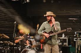 Lirik Dan Chord Lagu Roll Me Mama Roll Me Ray Lamontagne Halaman All Kompas Com Hallo sobats setia, jumpa kembali bersama gandamusik yang selalu menyajikan kumpulan lagu dari para penyanyi maupun grup musik yang ada ditanah air.