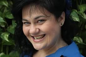 El drama de la actriz Mirta Wons: dolorida y con muletas para caminar