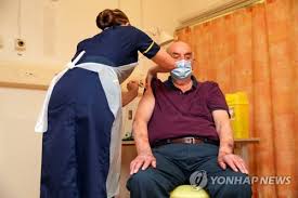 Az백신 기다리다, 가장 좋은 백신은 가장 빨리 맞을수 있는 백신이다 라는 말에 매우 공감하여 얀센 백신 예약했습니다. Azë°±ì‹  ê³ ë ¹ì¸µ ì 'ì¢… ì°¬ë°˜ ë…¼ëž€ ì§ˆë³'ì²­ 16ì¼ ì 'ì¢…ëŒ€ìƒ í™•ì • ì—°í•©ë‰´ìŠ¤
