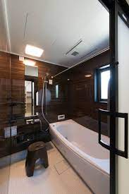 施工実例 ブラウンを基調とした落ち着いたお風呂 加東市 西脇市 加西市 小野市 多可町 新築 リフォーム 注文住宅 桶 イス 茶色 オシャレ かっこいい リラックス バスタイム おしゃれ 窓 兵庫県加東市 後藤工務店 浴室 デザイン 浴室 おしゃれ 浴室 モダン