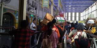 We would like to show you a description here but the site won't allow us. Musim Mudik Ladang Rezeki Porter Stasiun Pasar Senen Halaman All Kompas Com